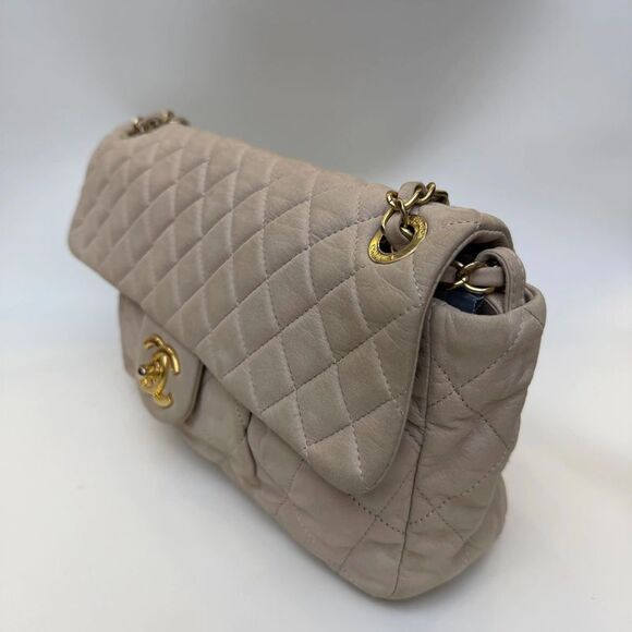 Chanel Women Pre-Loved Bag Very Good Condition - Picture 3 of 9